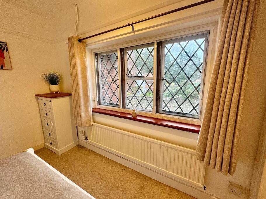 Central Chichester Sanctuary Екстер'єр фото