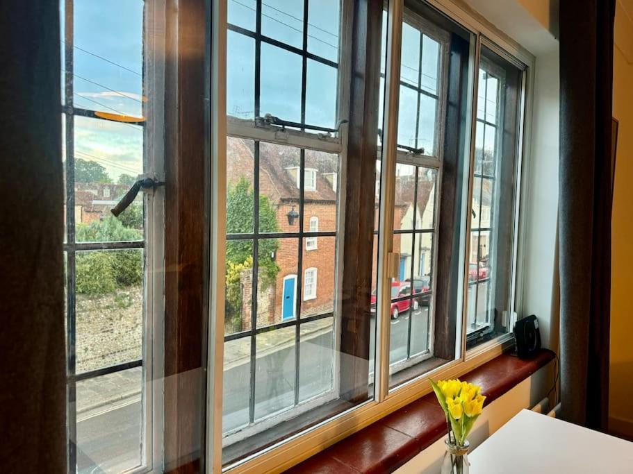 Central Chichester Sanctuary Екстер'єр фото