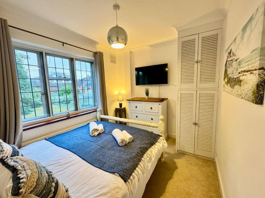 Central Chichester Sanctuary Екстер'єр фото