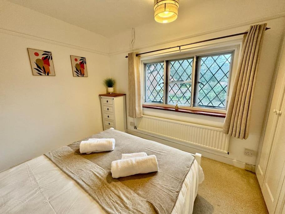Central Chichester Sanctuary Екстер'єр фото
