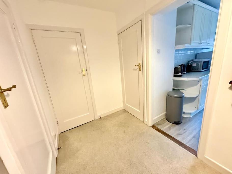 Central Chichester Sanctuary Екстер'єр фото